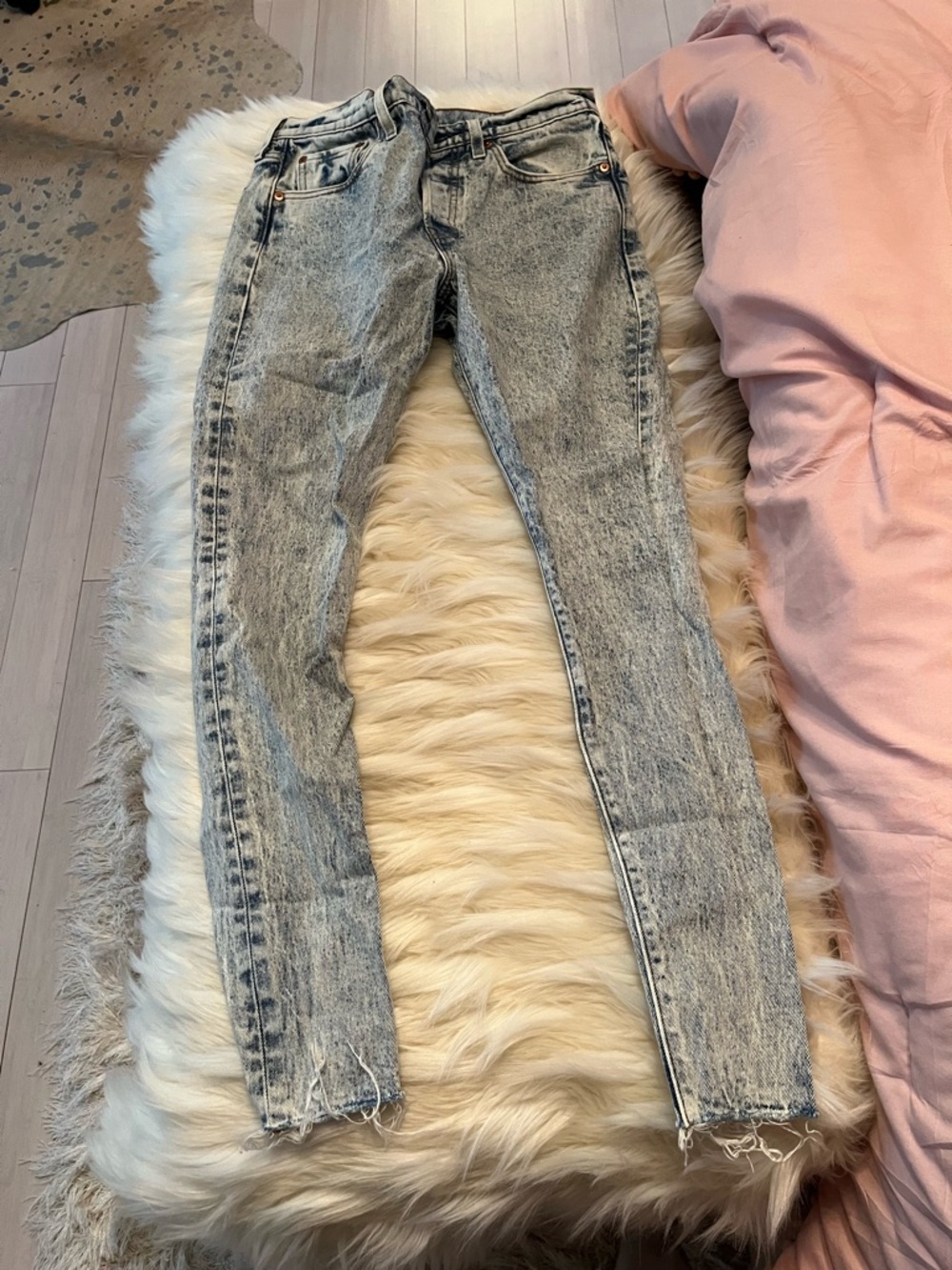 Levi's Women's Acid-Wash Gray Skinny Jeans